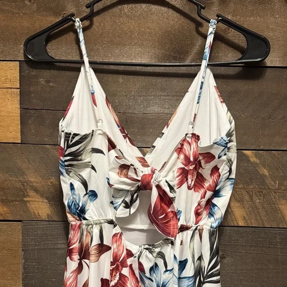 Papaya White Floral V-Neck Spaghetti Strap Dress - Picture 4 of 7